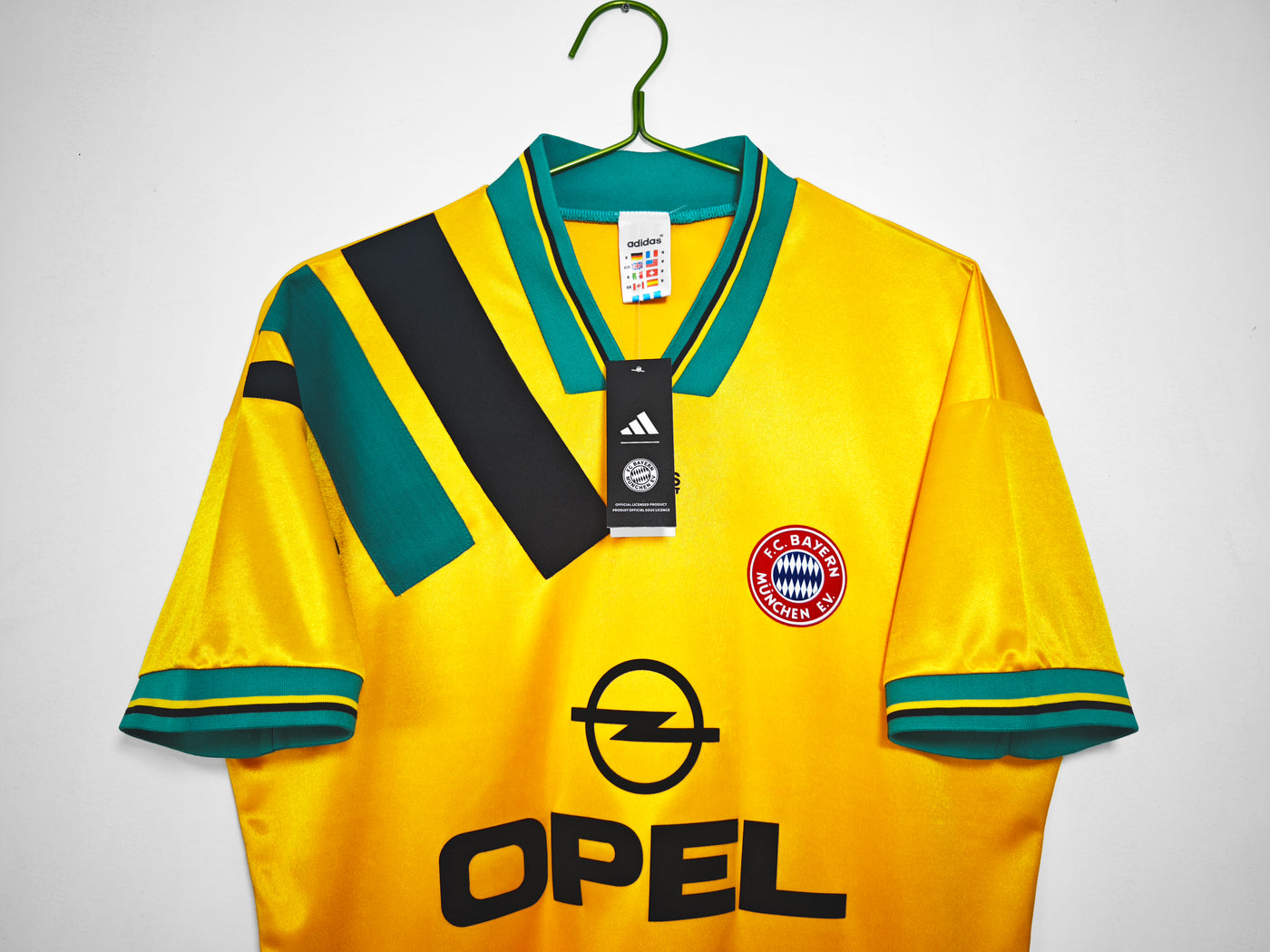 Bayern Munich 1993/95 Away Jersey