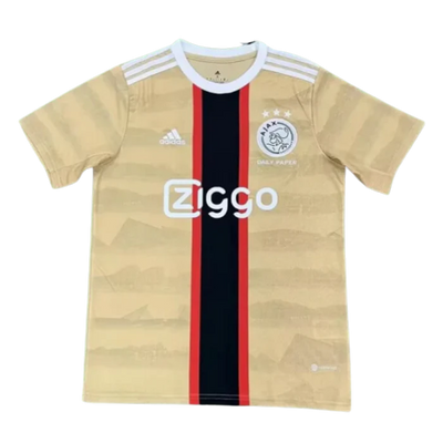 a soccer jersey with the word ziggo on it